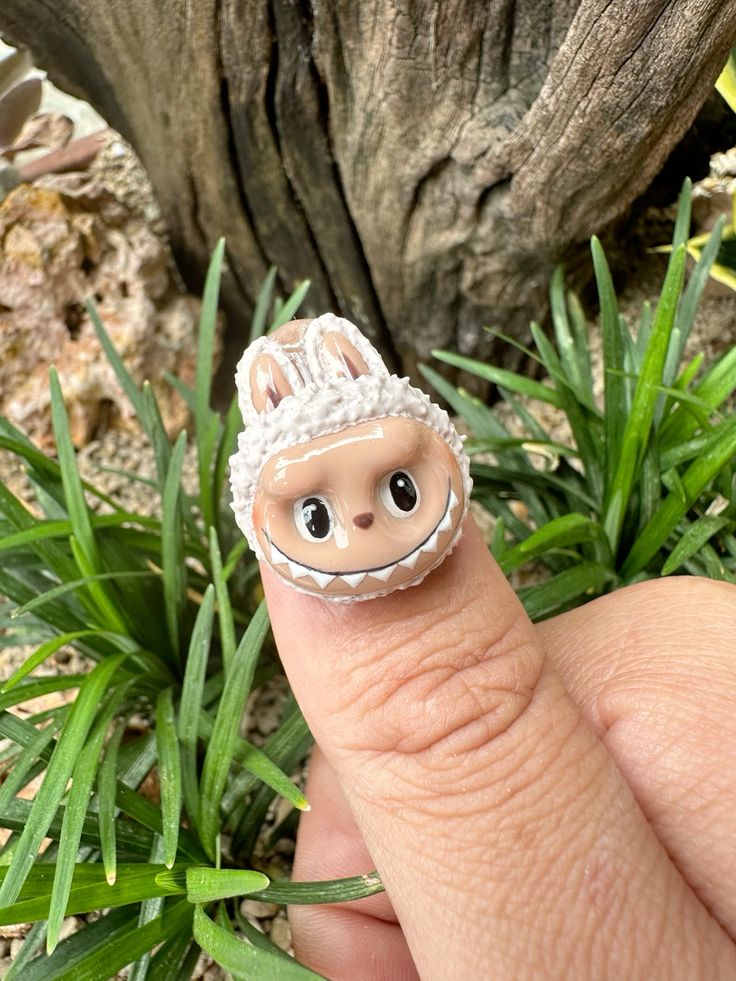 Mẫu nail Labubu họa tiết nổi