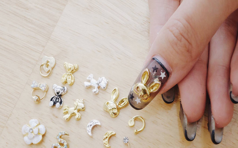 Charm nail là gì?