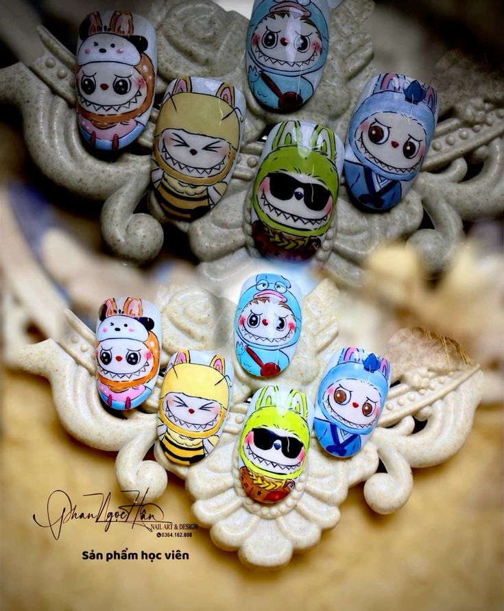 Nail họa tiết Labubu